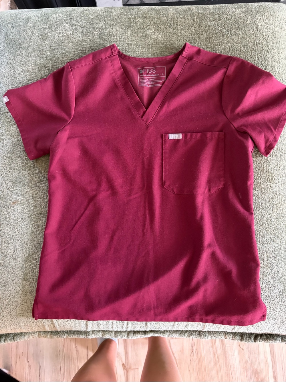 Women’s Fig Scrub Top